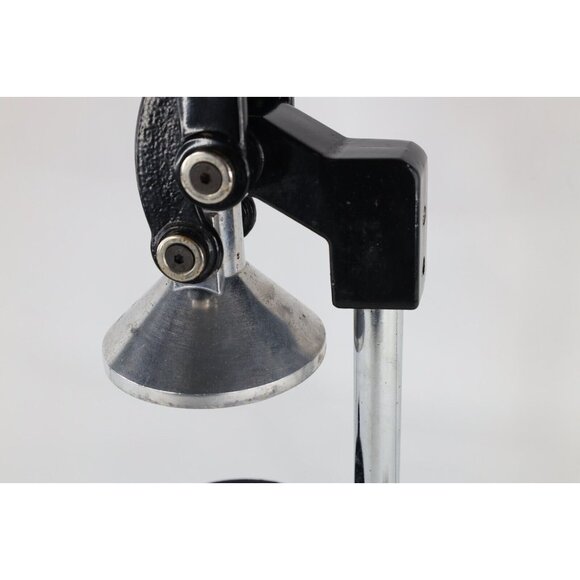 Il Mulino New York Distressed Cast Iron Stainless Steel Hand Press Juicer Black - Picture 5 of 12